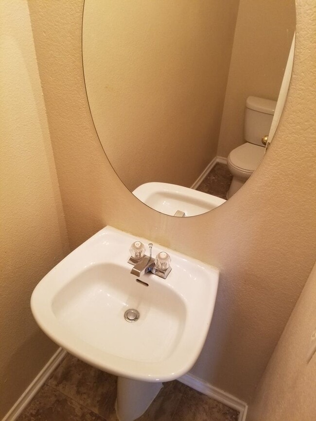 Photo - 5703 Redstone Dr Unit B