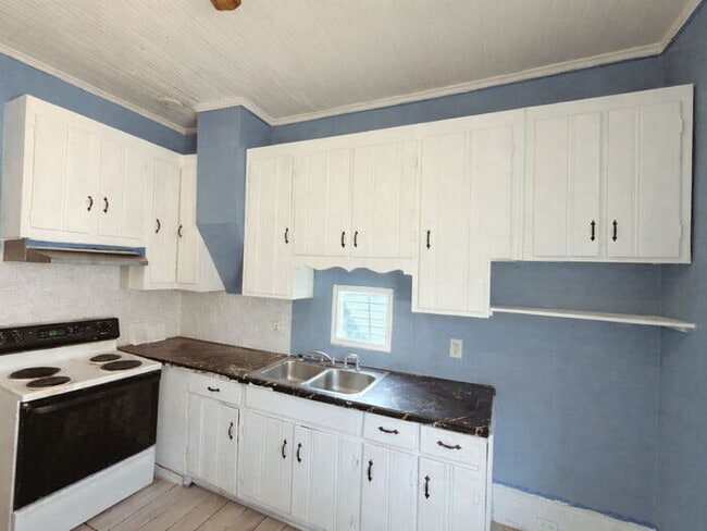 Photo - 1025 Hillyer Ave