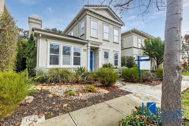 Photo - 1010 Madrone Ave