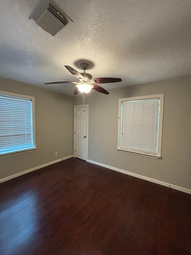 Photo - 2421 Pecan St