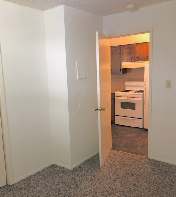 617 S. Campbell Apartments For Rent in Springfield, MO