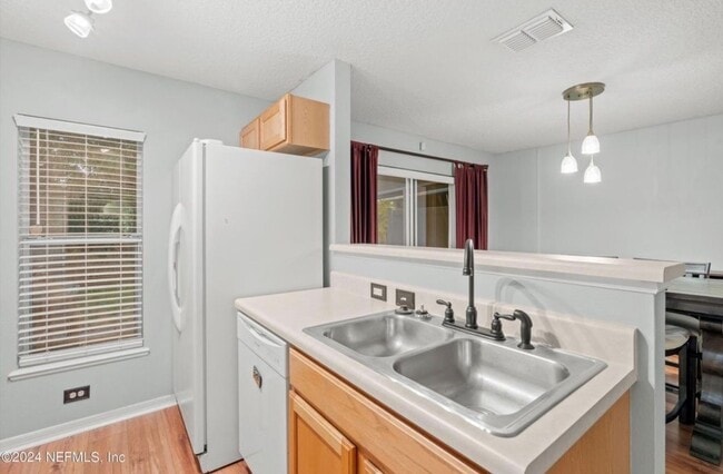Photo - 11565 Hickory Oak Dr