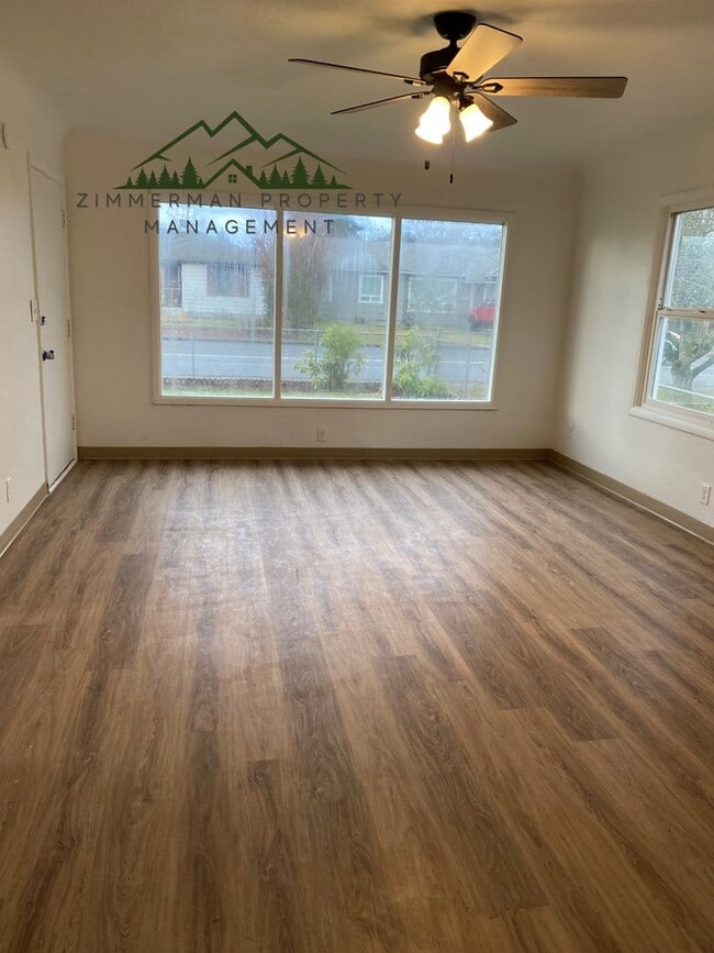 Photo - 2128 Centennial Blvd