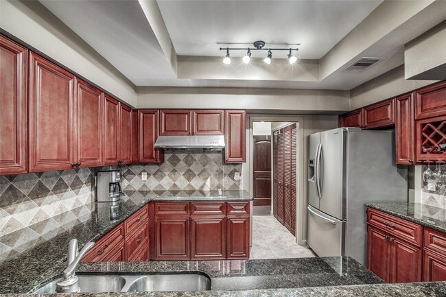 Photo - 246 Litchfield Ln