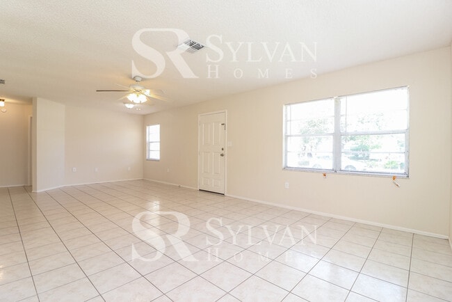 Photo - Enjoy one-level living at its best