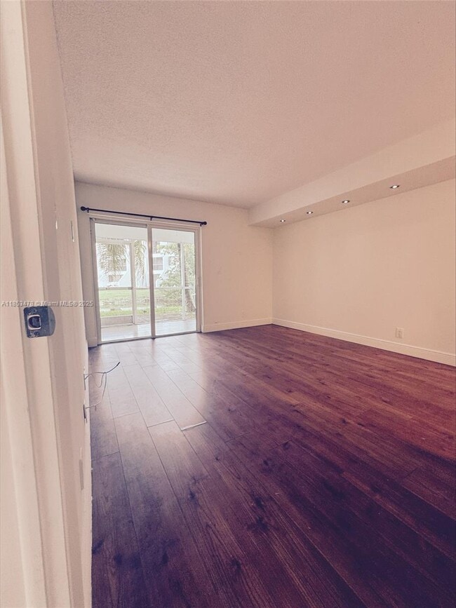Photo - 100 Lakeview Dr Unit 113