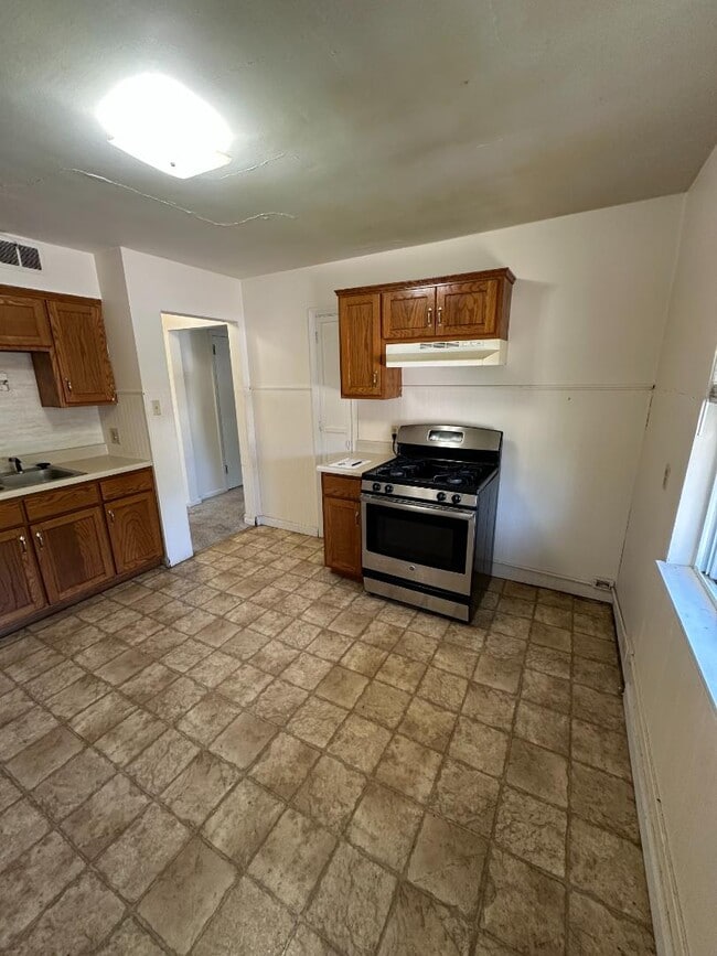 Photo - 801 E McCarty St Apartment