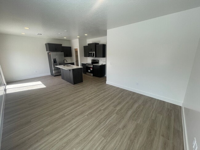 Photo - Beautiful Townhome! Washer and dryer included.