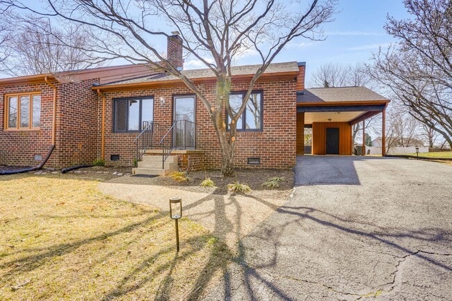 Building Photo - Spacious 2BR Home Near JMU –