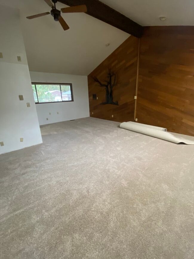 Building Photo - 8641 Berthusen Rd Unit B