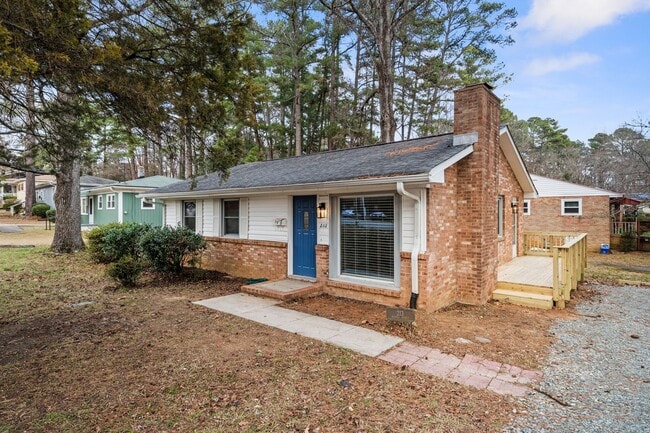 Building Photo - Beautiful Barnes Street Rental Ready early July!