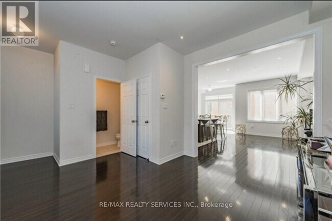 Photo - 74 Aldersgate Dr