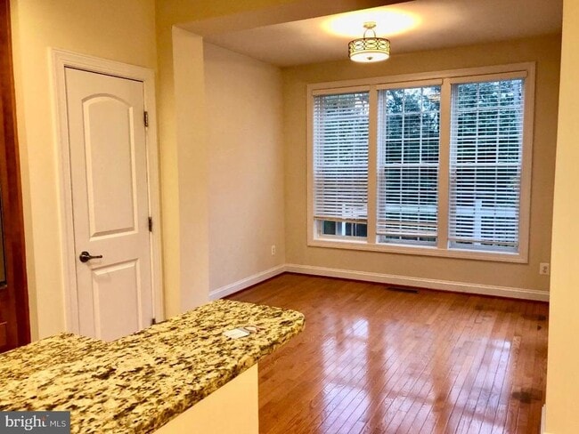 Photo - 21697 Loganberry Terrace