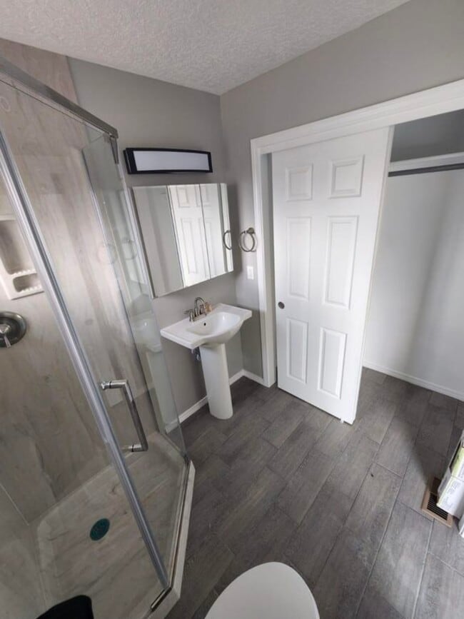 Photo - 315 Cornell Dr SE