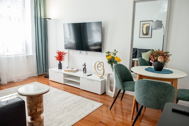 Photo - 305 E 95th St Unit ID1032002P