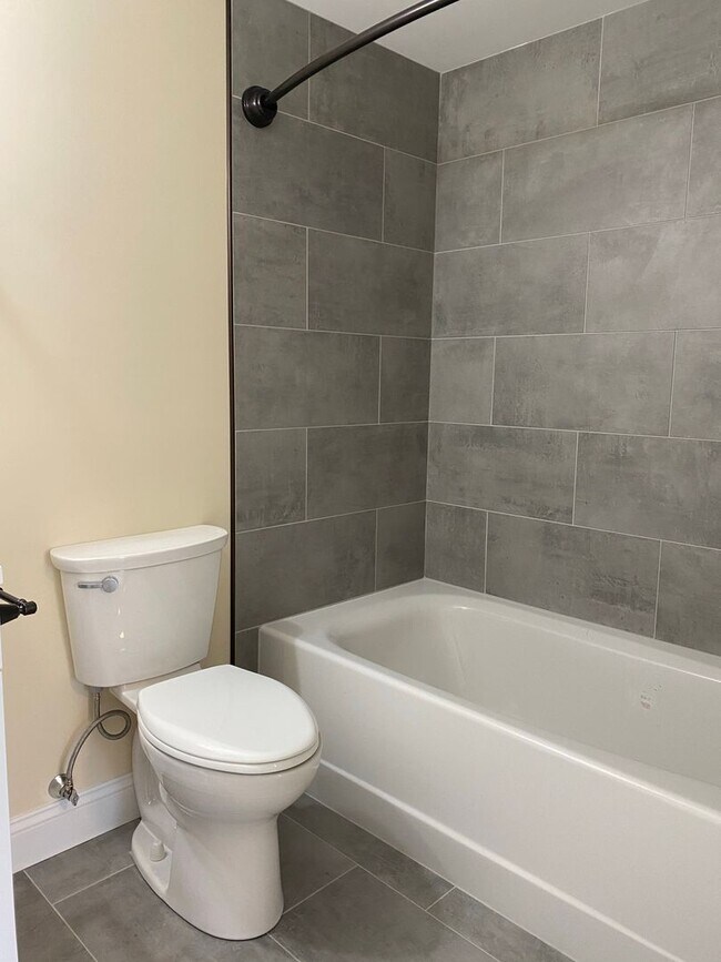 Photo - 158 North St Unit APT C