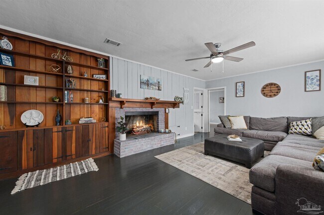 Photo - 1111 S Old Corry Field Rd