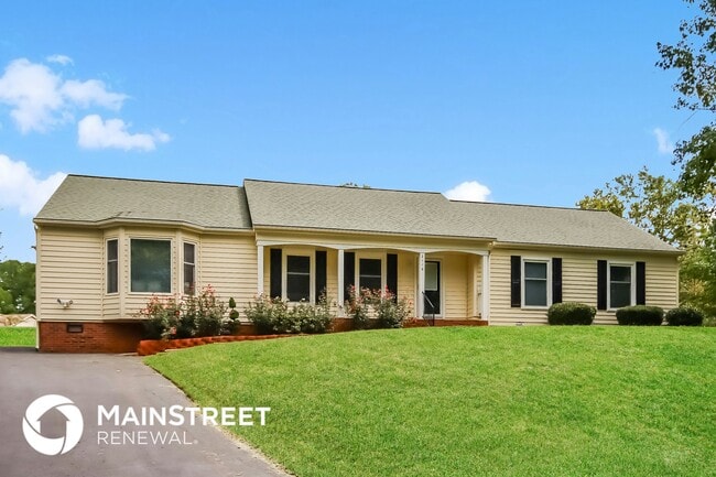Photo - 2116 Helen Dr