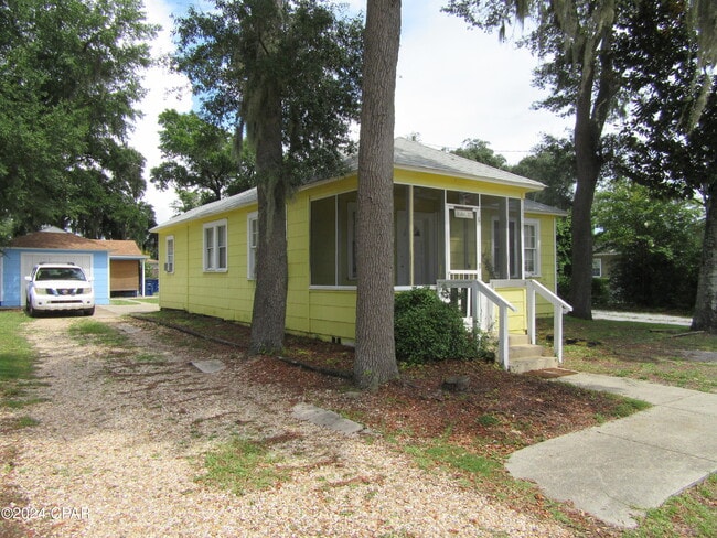 Photo - 1708 Louise Ave