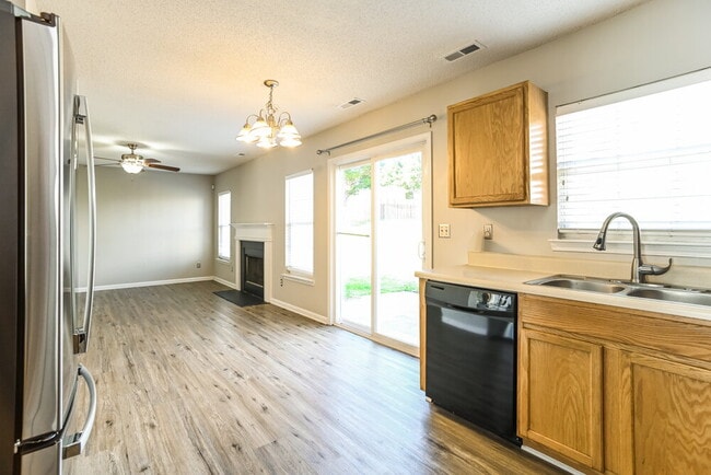 Photo - 426 Havenbrook Way NW