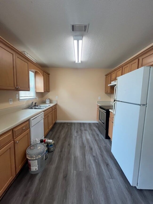 Photo - 1819 Hazel Dr Unidad A