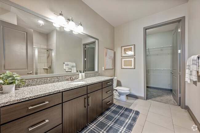 2BR, 2BA - 1,126SF - Primary Bathroom