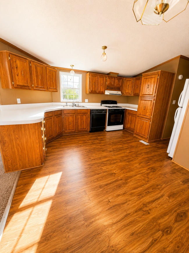 Photo - 925 N Wesley St