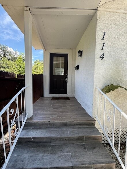 Photo - 114 W Amelia Ave