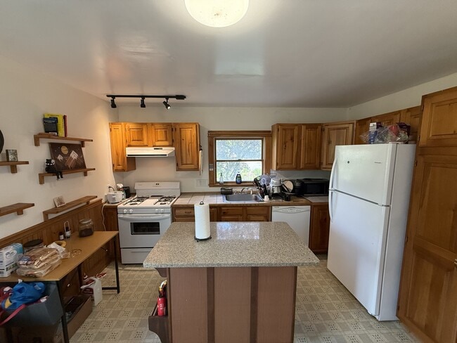 Photo - 410 Worth St