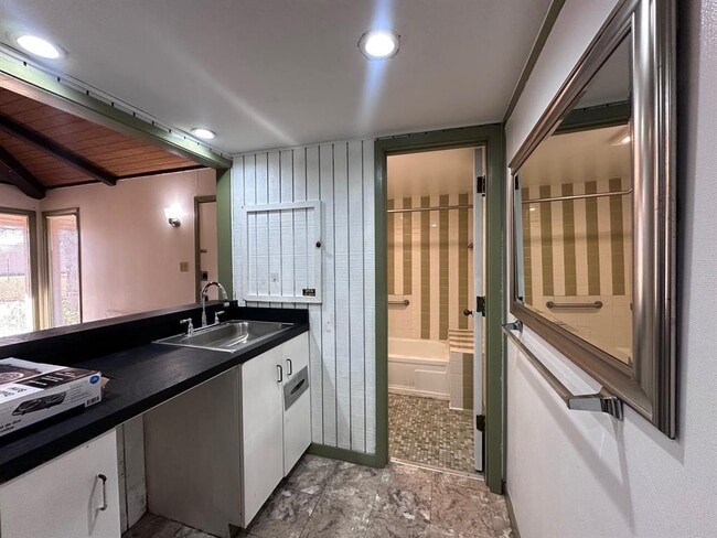 Photo - 126 Conference Dr Unidad 209