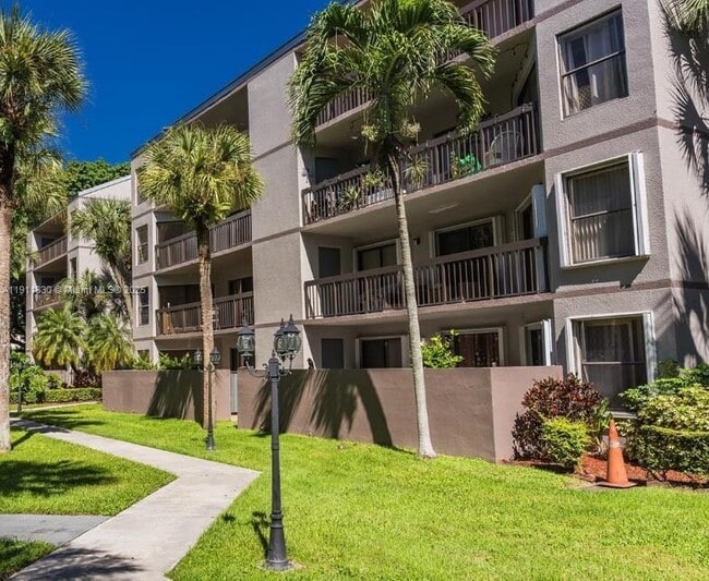 Photo - 8810 SW 132nd Pl Unit 303DN