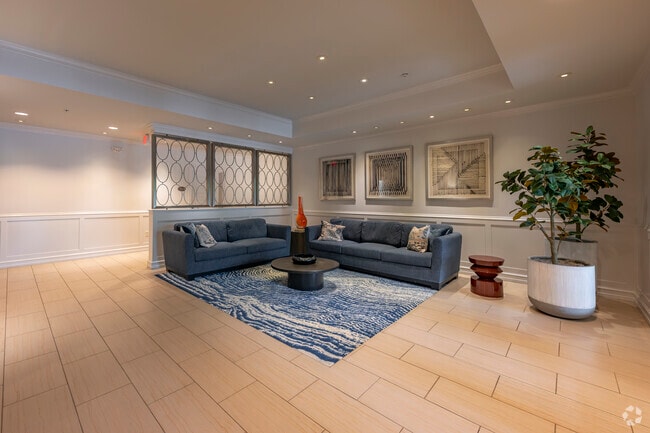 597 Westport - Lobby