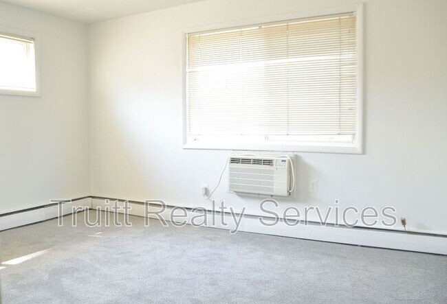 Photo - 3301 C St SE Unit #203