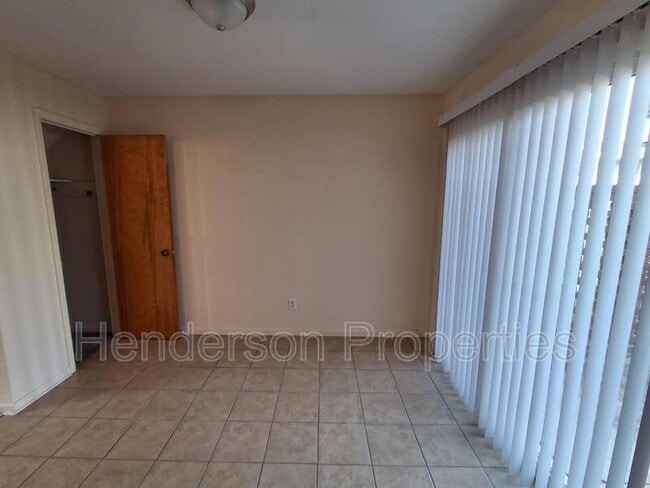 Photo - 1381 N 6th St