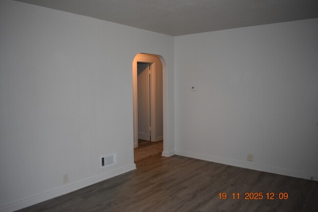 Photo - 5321 Pratt St