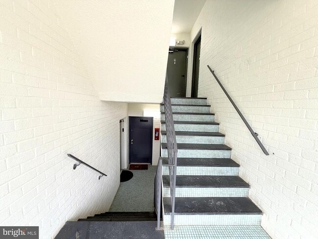 Building Photo - 4254 Buckman Rd Unit 4