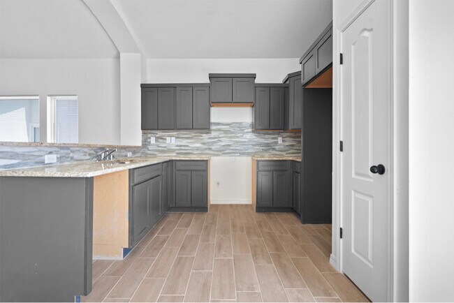 Photo - 608 Cedarwood Ave