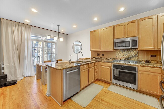 Photo - 1264 Sarah Blvd