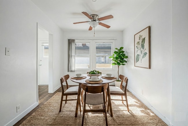 Building Photo - 5871.5 W 88th St