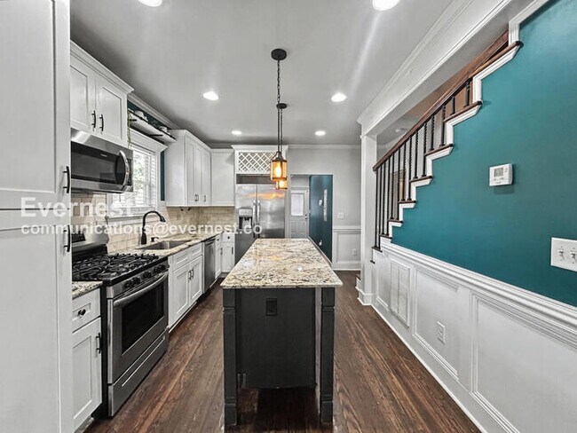 Photo - 1845 Vesta Ave