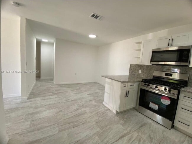 Photo - 2707 Essex Ct