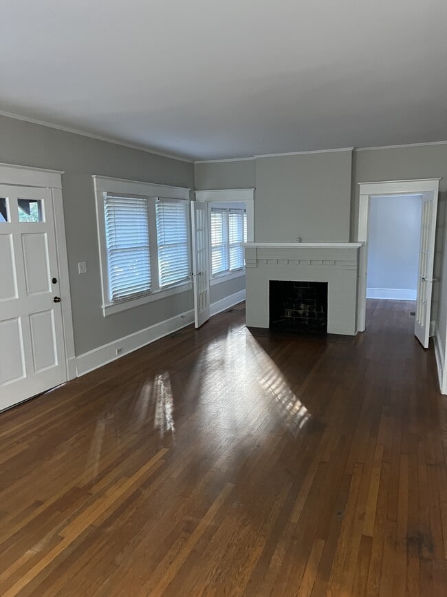 350 W Illinois Ave