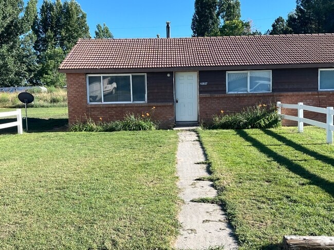 Building Photo - 203 W Lorene Ln Rental