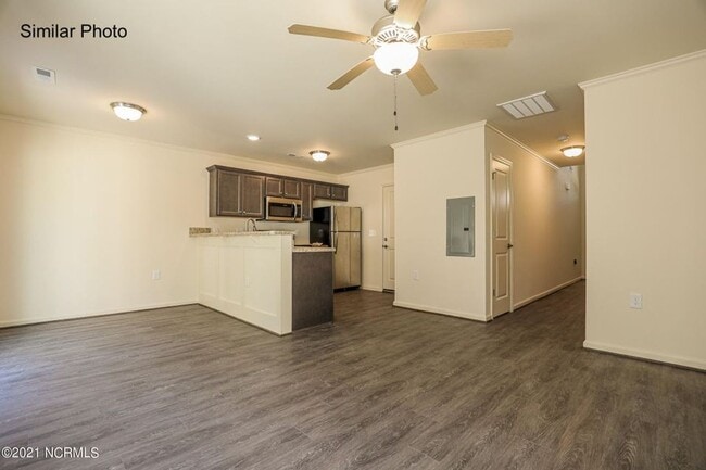 Photo - Townhome in Boyington W/GARAGE in Boyington Place!