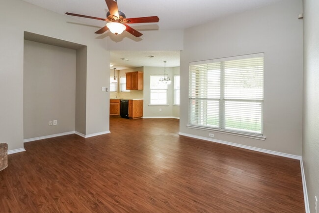 Photo - 1012 SW Hillside Dr