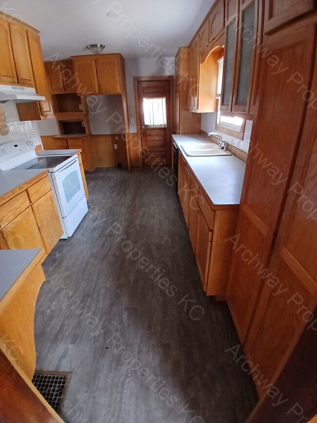 Photo - 1900 Grandview Blvd