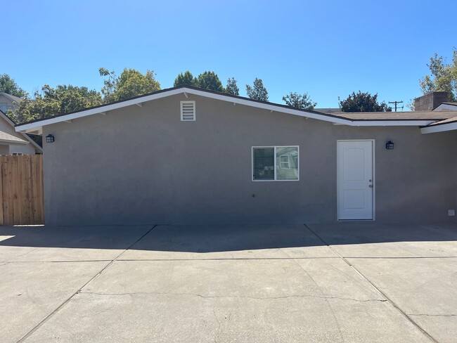 2 Bedroom, 1 Bathroom Orcutt Home Steps Aw... - 2 Bedroom, 1 Bathroom Orcutt Home Steps Aw...