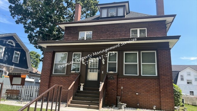 Building Photo - 806 12th St Unit 4 Rental