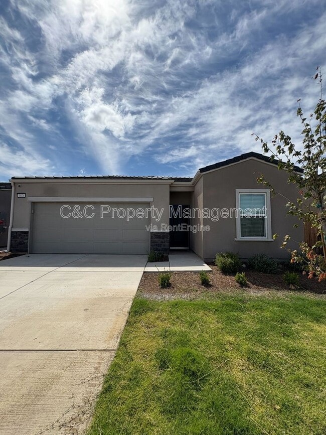Building Photo - 1024 Deerhorn Dr W Rental