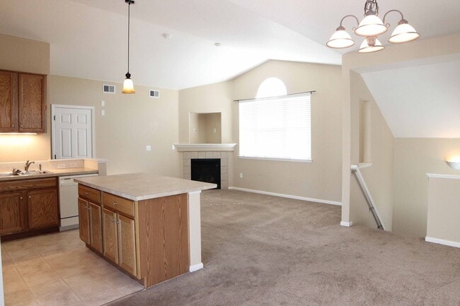 Photo - 2107 Grays Peak Dr Unidad 204